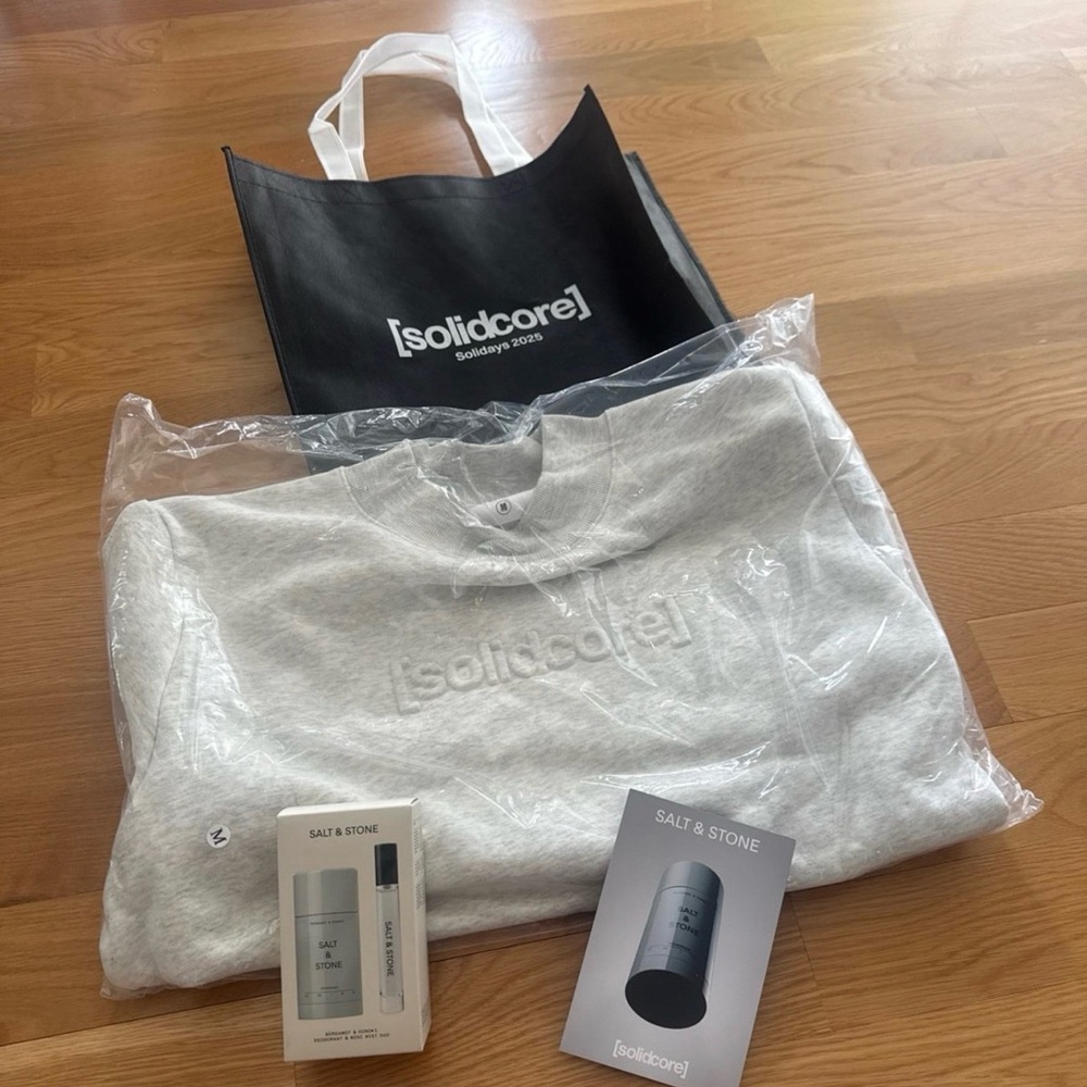 [solidcore] Light Gray Solidays Sweatshirt
